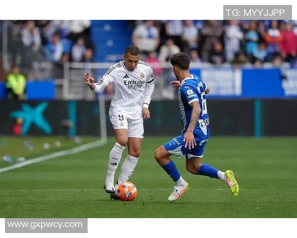 姆巴佩因违反纪律遭罚款与停赛处分 官方公告引发广泛关注